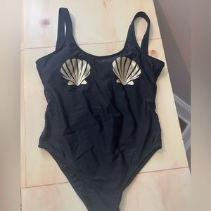 One piece bathing suite